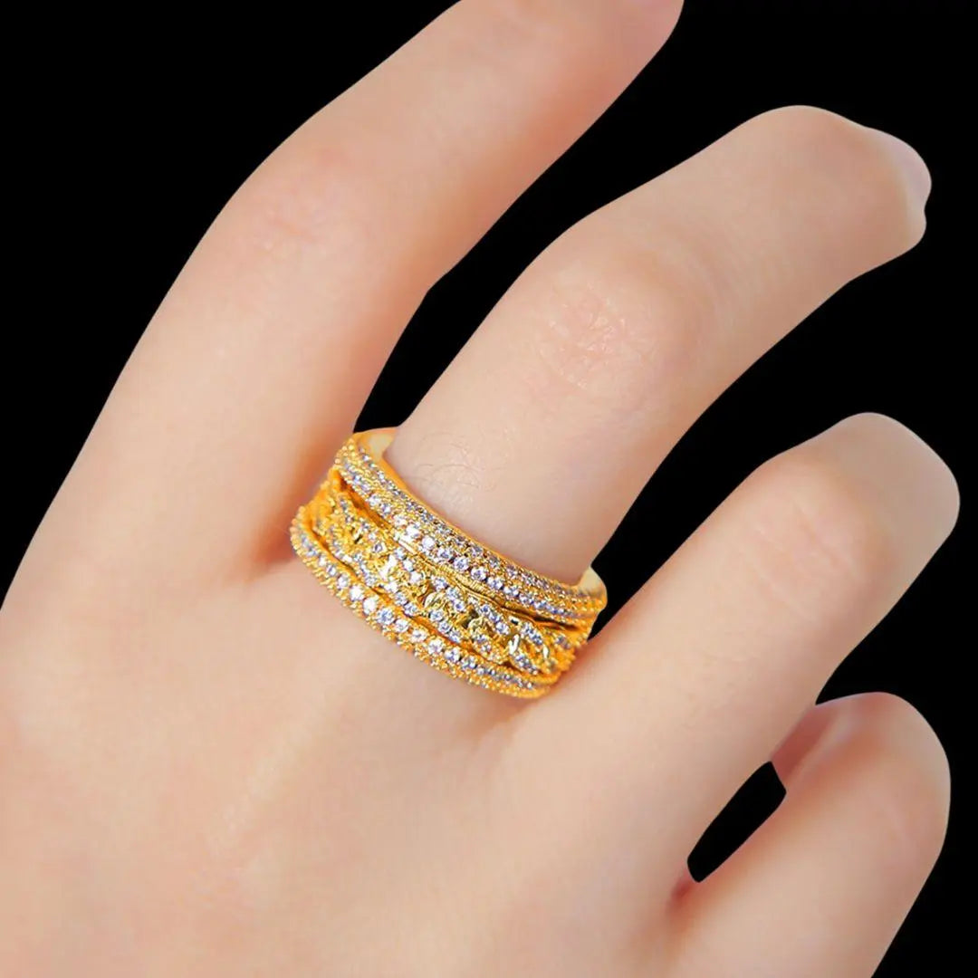 Spinnig Iced Out Ring