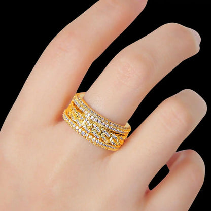 Spinnig Iced Out Ring